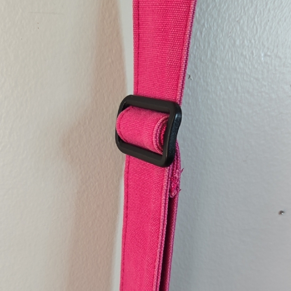 Kavu Hot Pink Canvas Shoulder Crossbody Bag Adjustable Strap Front Zip Pockets - Picture 4 of 16